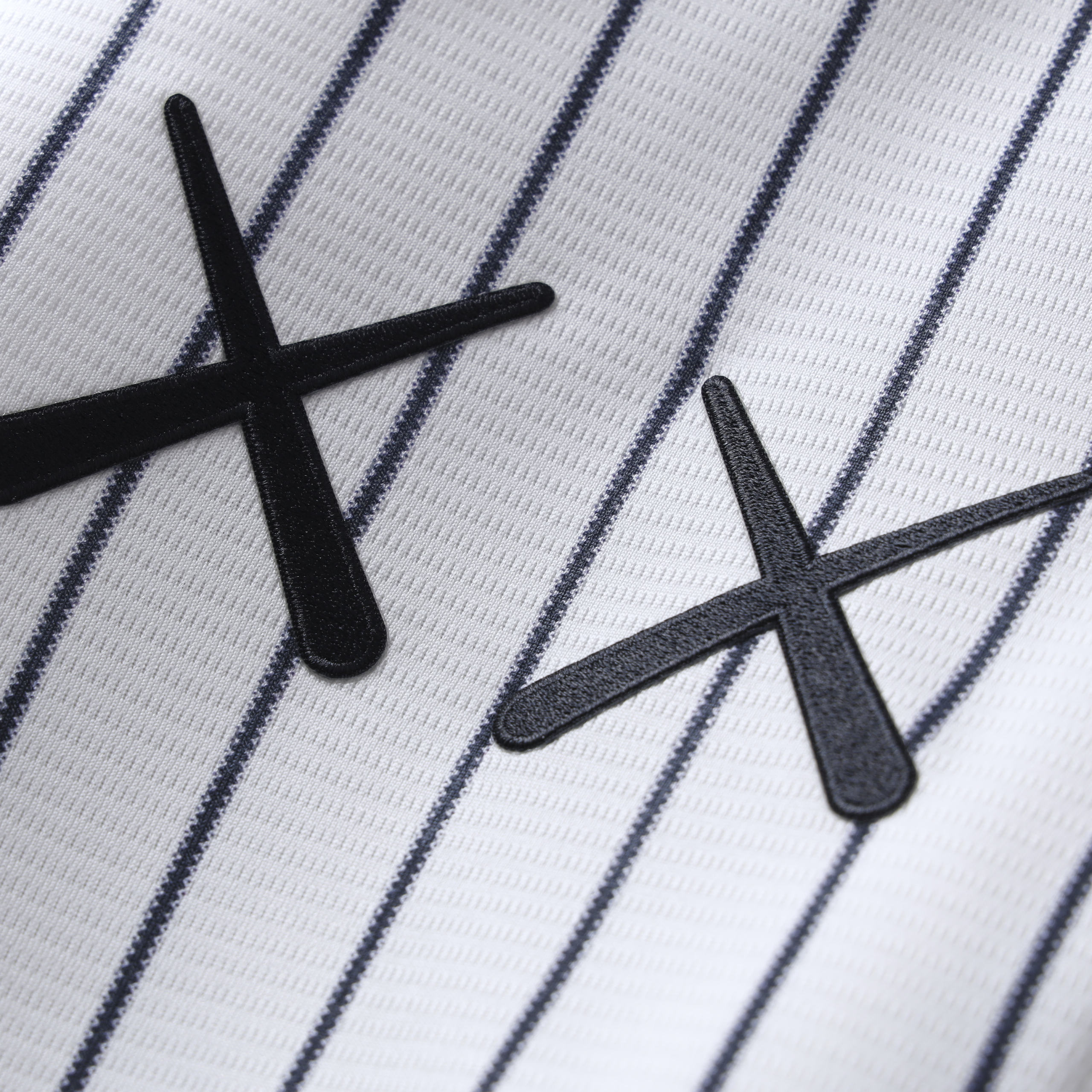 men-s-new-york-yankees-nike-x-kaws-white-stadium-jersey-4
